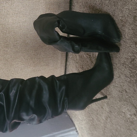 Shoes - Black high heel pointed toed boots